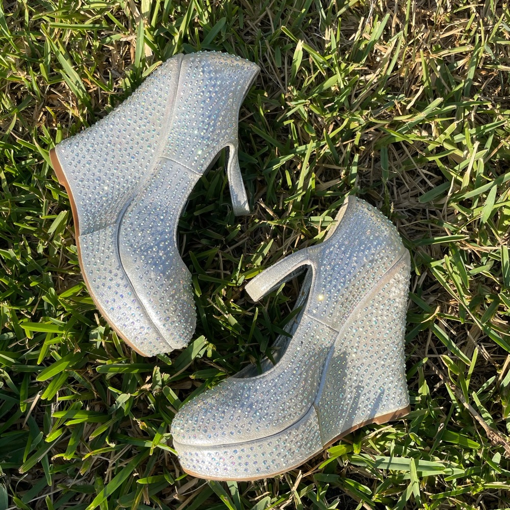 Cinderella Rhinestone Wedges in Silver